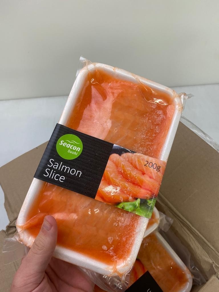 Salmon Slice Raw 10 x 200gr Tray -UA